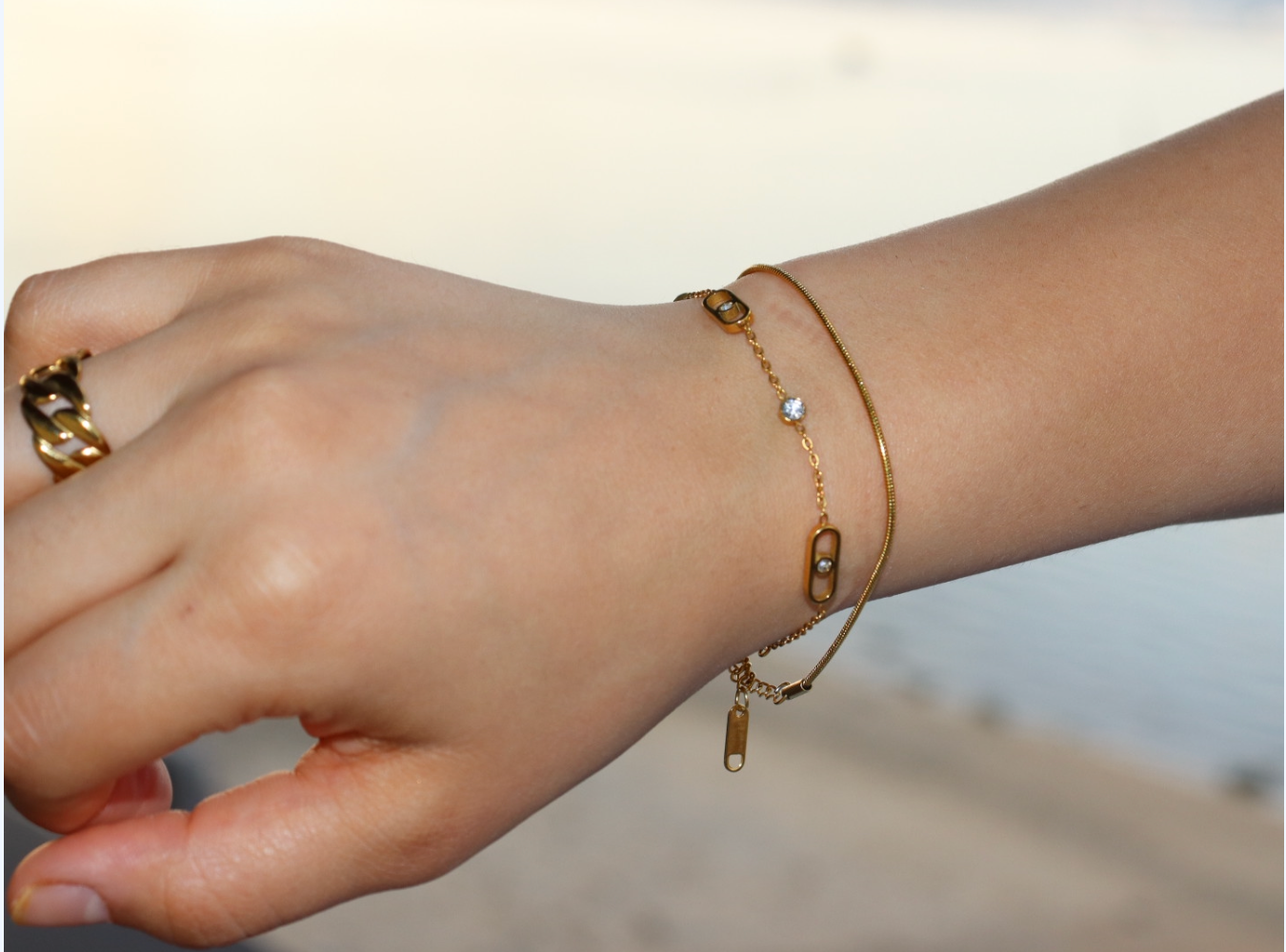 Sleek Armband
