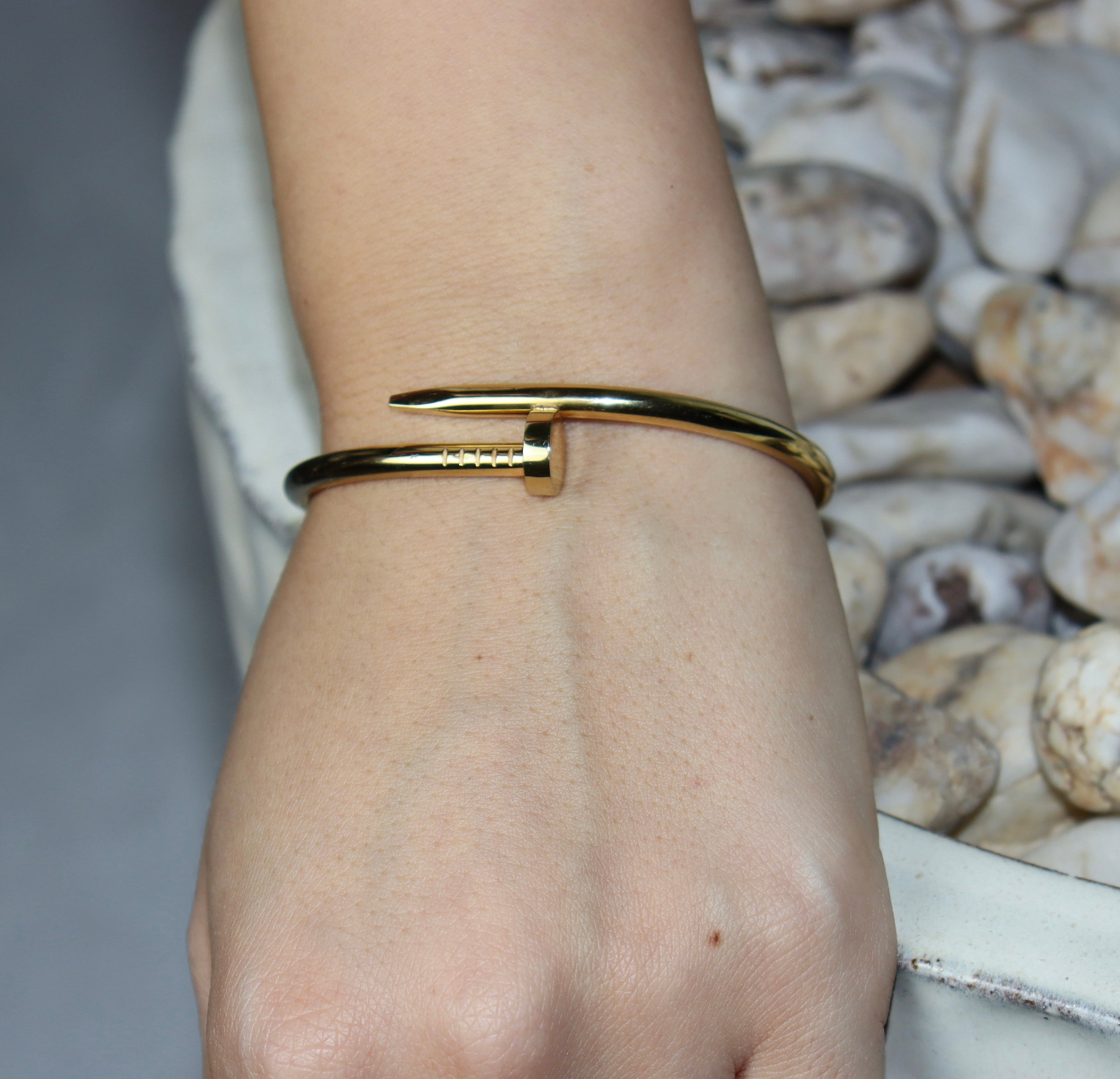 Nail Armband