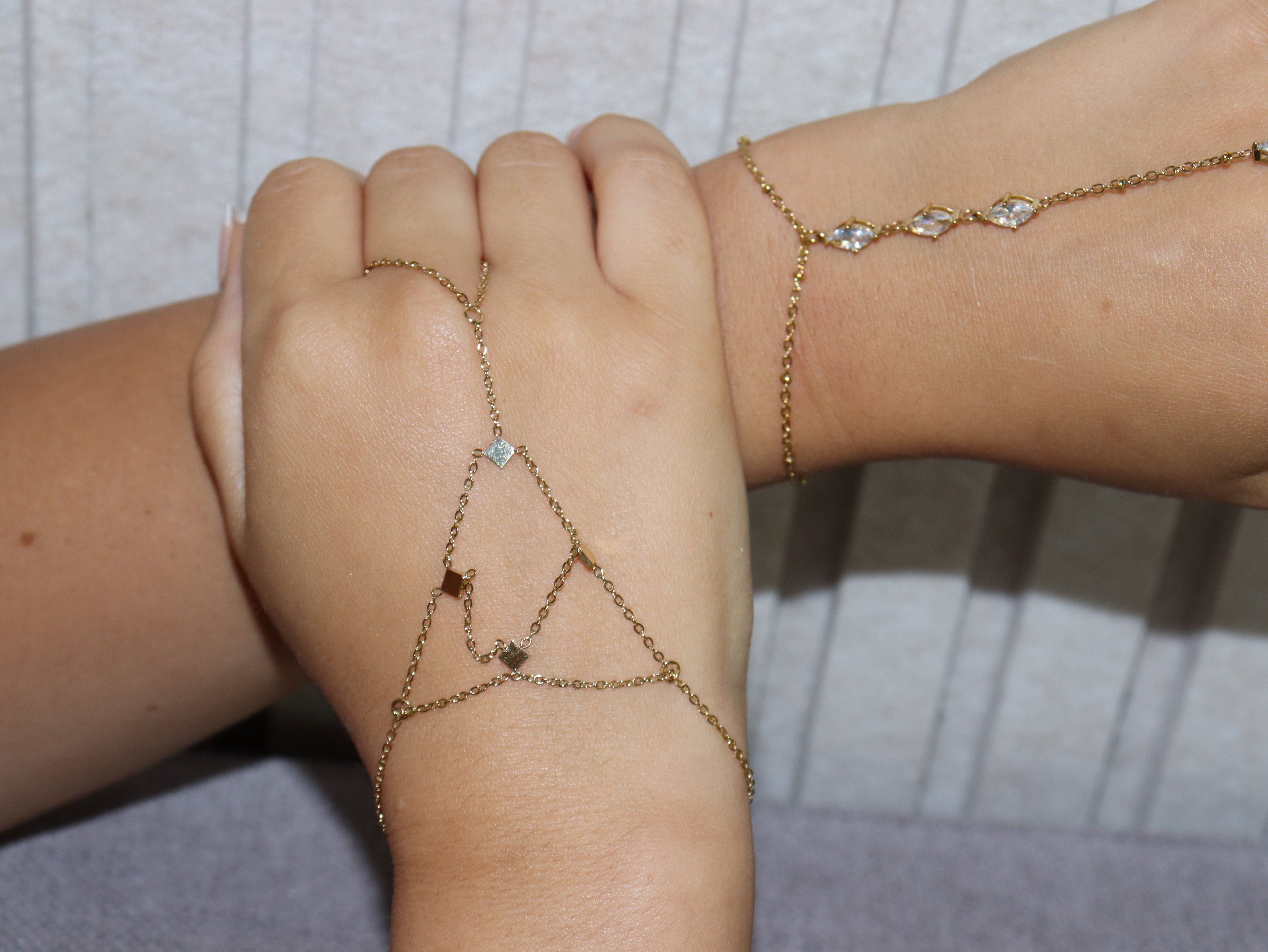 Triangle Handkette